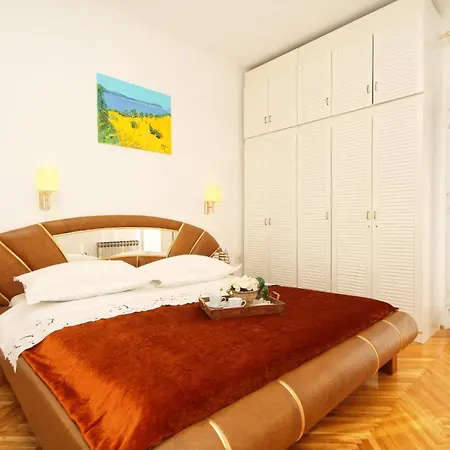 With Wifi - 8630 Split