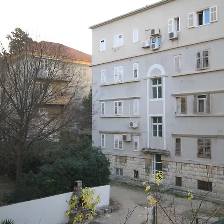 With Wifi - 8630 Split