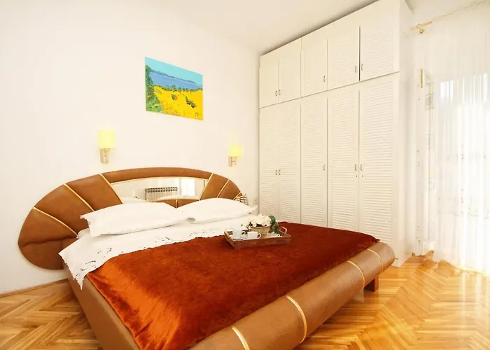 With Wifi - 8630 Split