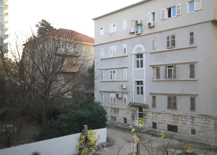 With Wifi - 8630 Split